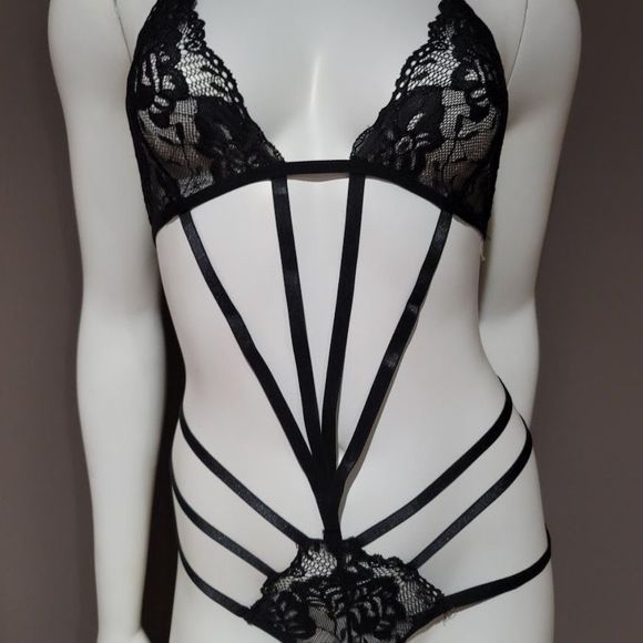 Floral Lace Cut-out Teddy Bodysuit Lingerie - Picture 3 of 6